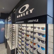 EssilorLuxottica – vitrina za naočale