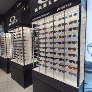 EssilorLuxottica – vitrina za naočale
